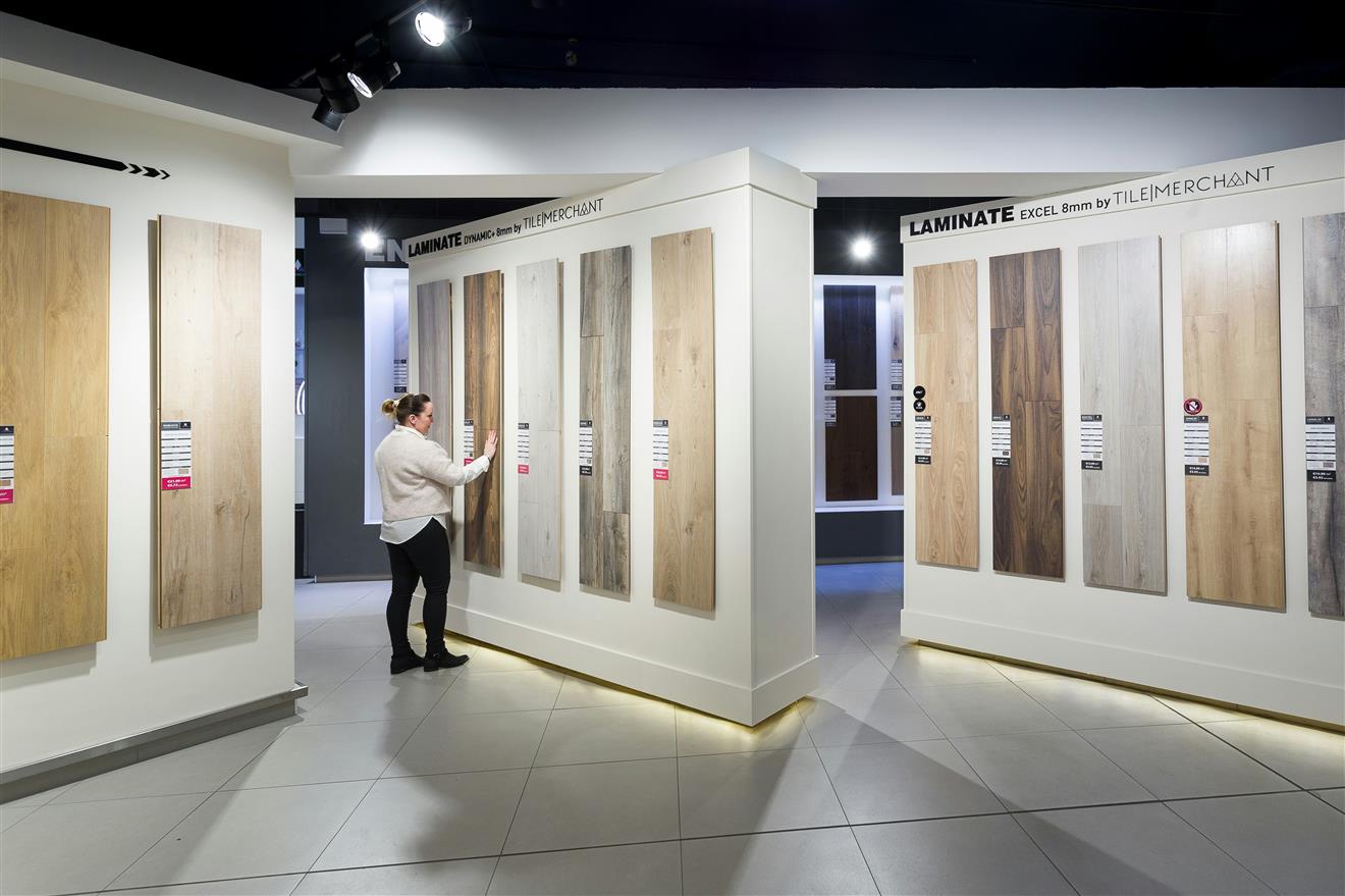Showroomlarda Renk Paletlerinin Müşteri Algısına Etkisi Showroomlarda Renk Paletlerinin Müşteri Algısına Etkisi.